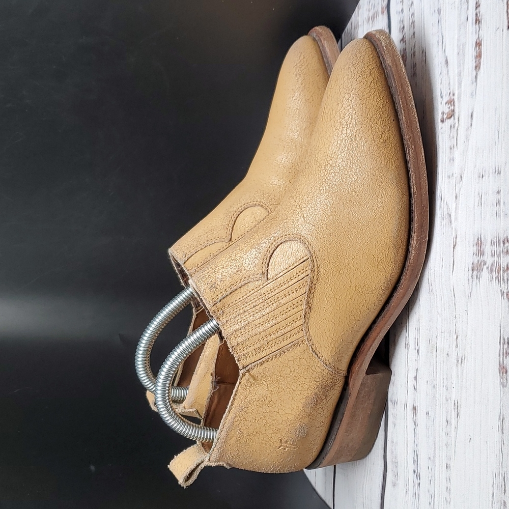 FRYE | Women's Billy Shootie Western Cracked Leather Ankle Boots